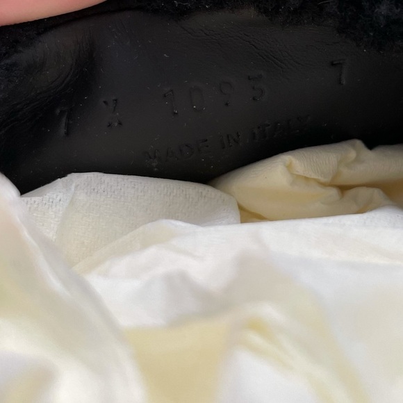 Fendi Black Shearling Vocabulary Pool Slides MENS 7 women 10 spell out logo - Picture 9 of 13